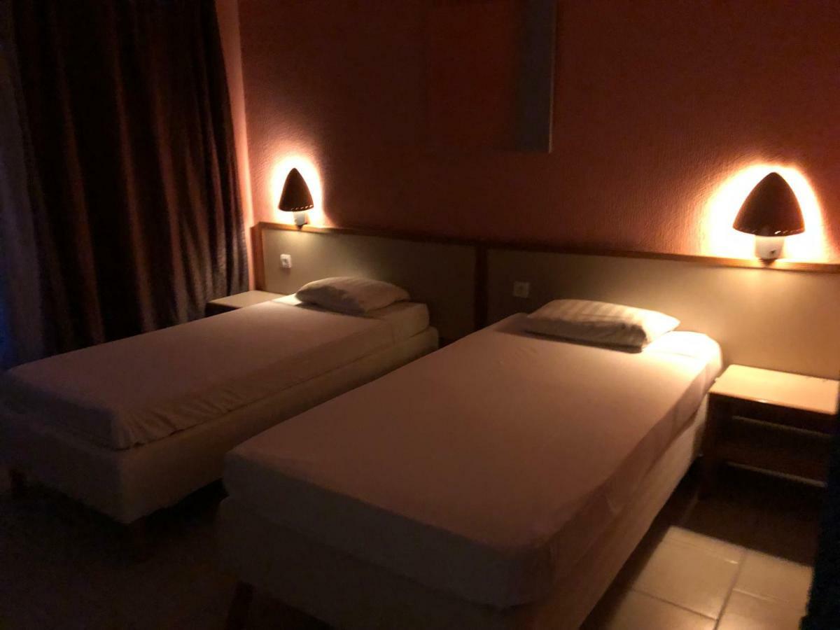 Hotel De L'Ocean Saint-Paul-lès-Dax Kültér fotó